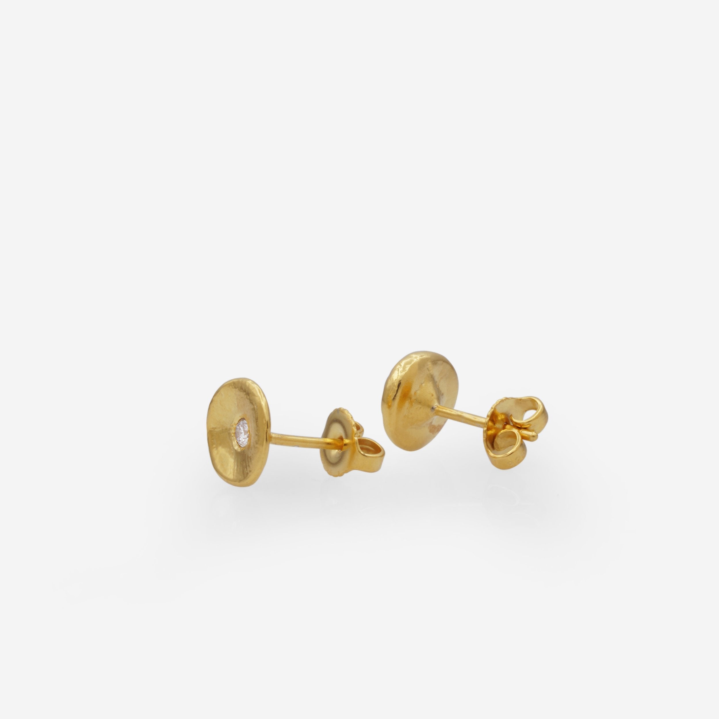 SINGLE DIAMOND STUDS